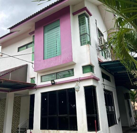 Pensjonat Sufi Homestay Kota Bharu