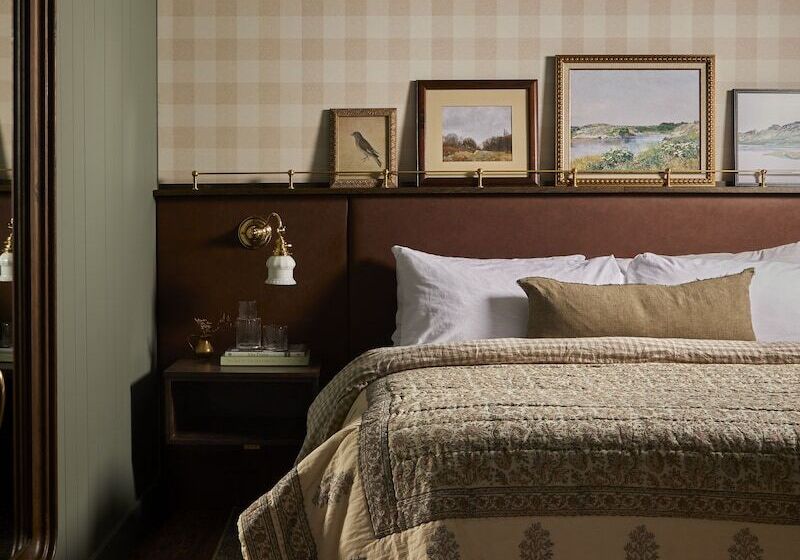 The June Motel, Beaver Valley