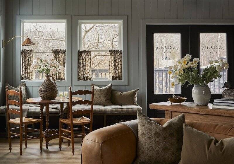 The June Motel, Beaver Valley