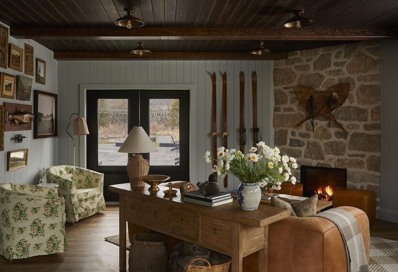 The June Motel, Beaver Valley