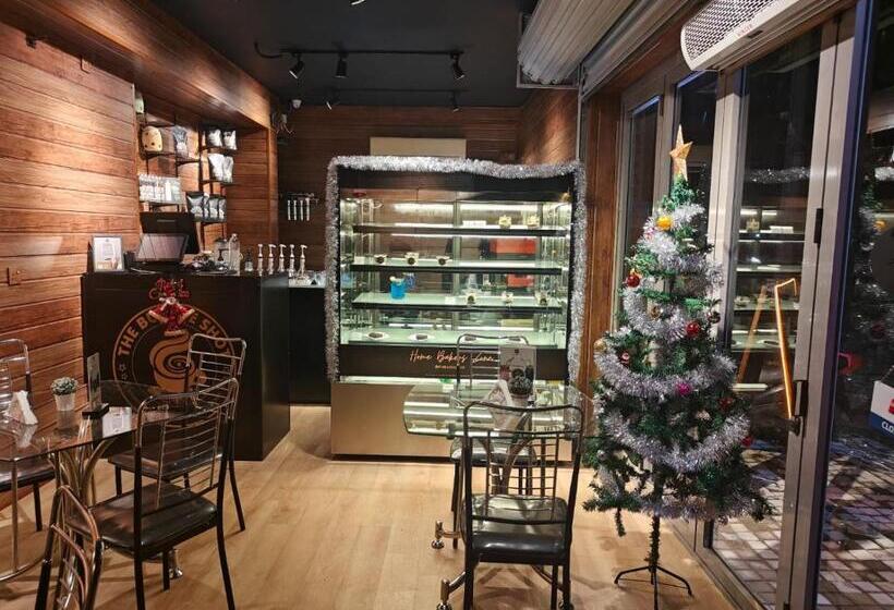 旅馆 Four Petals Inn