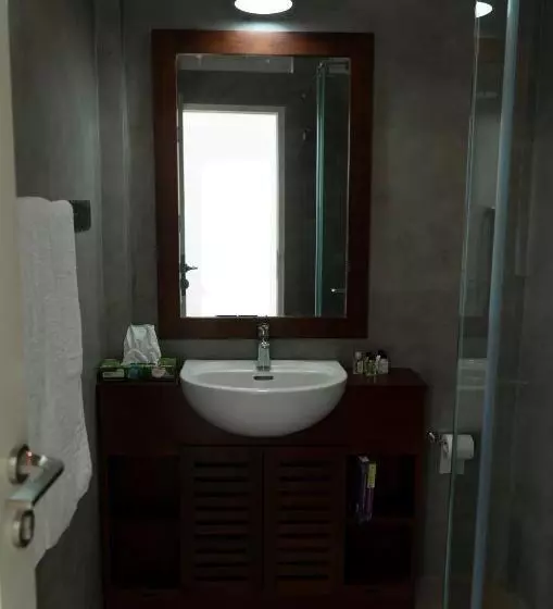 هاستل Four Petals Inn