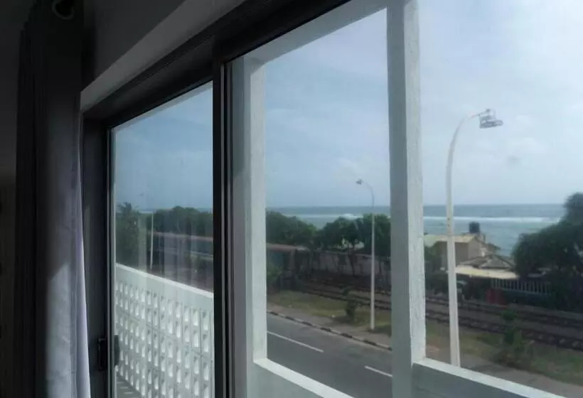 هاستل Four Petals Inn