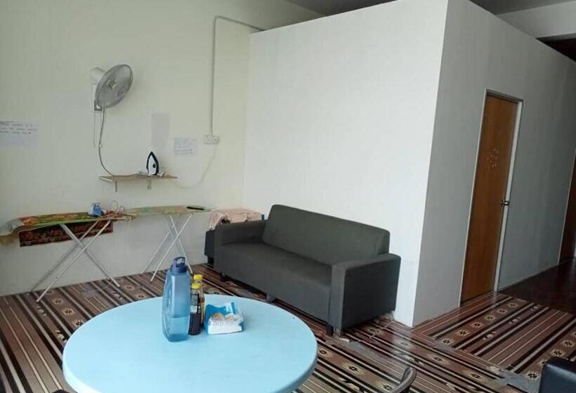 Hostel Dena Moon Inn 1