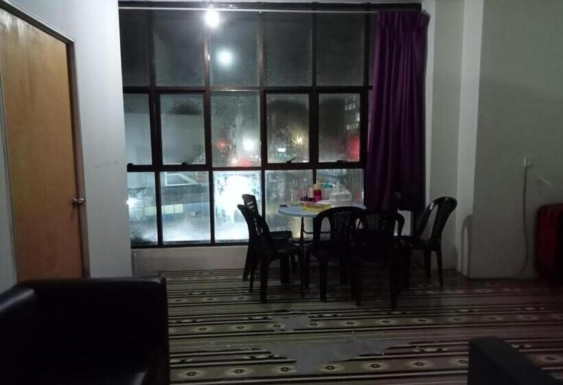 Hostel Dena Moon Inn 1