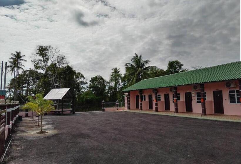 בית מלון כפרי Chalet Sri Bayu