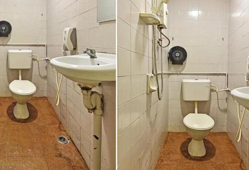 Otel Oyo 90806 Rumah Tumpangan Laut Selatan