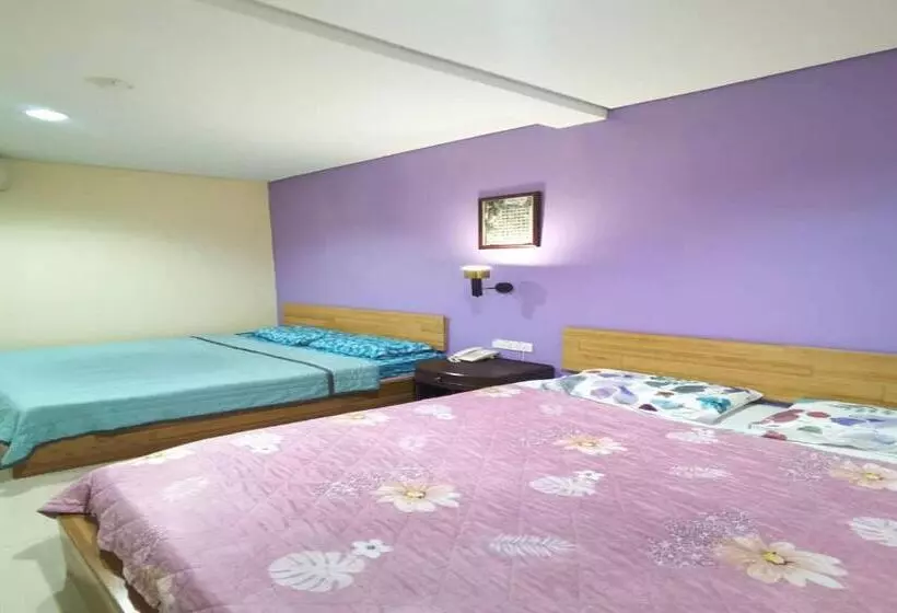ホテル Oyo 90883 Pavilion Inn