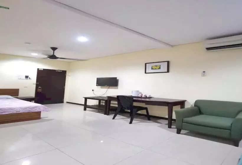 ホテル Oyo 90883 Pavilion Inn