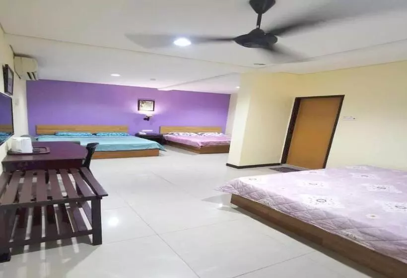 ホテル Oyo 90883 Pavilion Inn