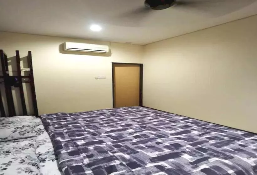 ホテル Oyo 90883 Pavilion Inn