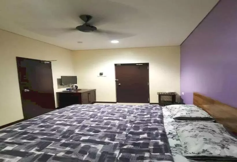 ホテル Oyo 90883 Pavilion Inn