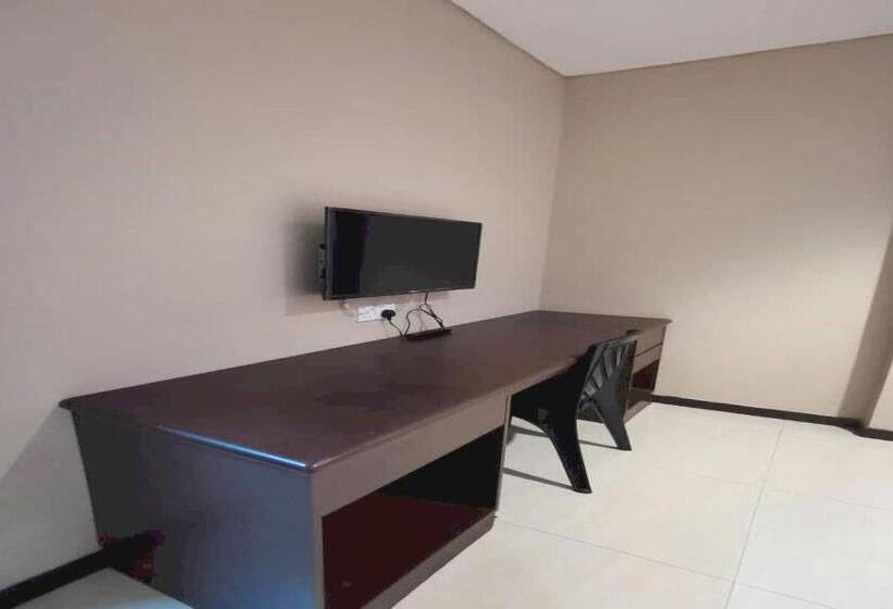 Hotel Oyo 90883 Pavilion Inn