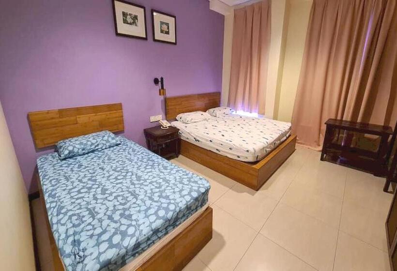 Hotel Oyo 90883 Pavilion Inn