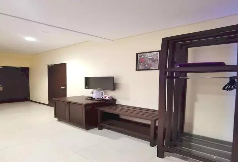 ホテル Oyo 90883 Pavilion Inn