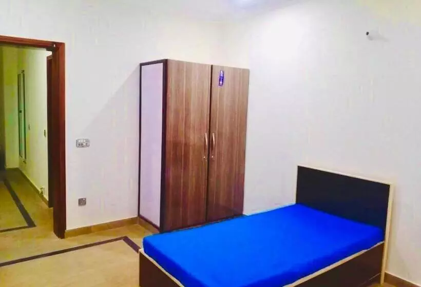 Magnum Girls Hostel