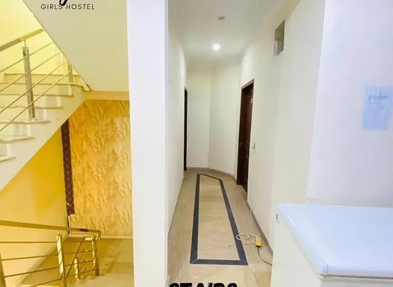 Magnum Girls Hostel