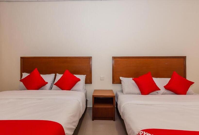 Oyo 90893 Hotel 68 Kampung Lapan