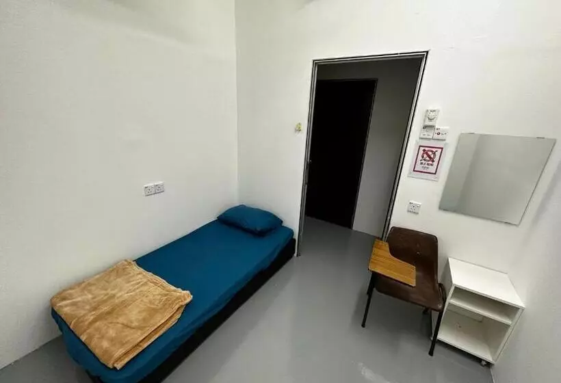 ペンション Jiaxin Dormitory Setia Indah 家馨青年旅宿