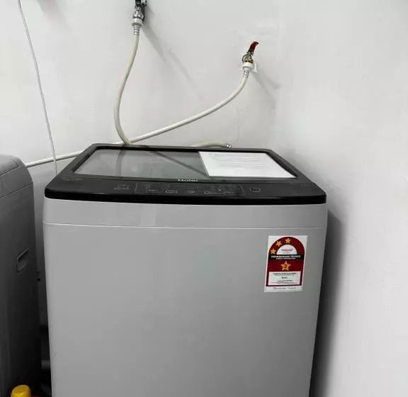 ペンション Jiaxin Dormitory Setia Indah 家馨青年旅宿