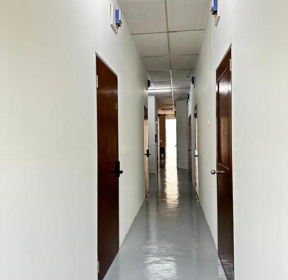 Pensionat Jiaxin Dormitory Setia Indah 家馨青年旅宿
