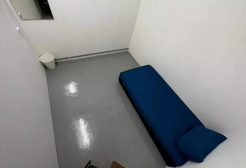 ペンション Jiaxin Dormitory Setia Indah 家馨青年旅宿