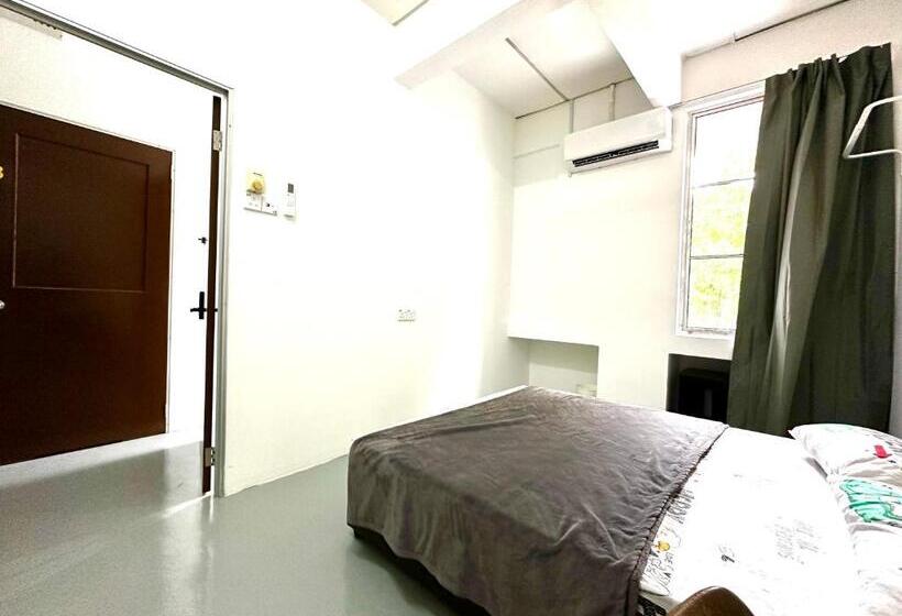 Pensionat Jiaxin Dormitory Setia Indah 家馨青年旅宿