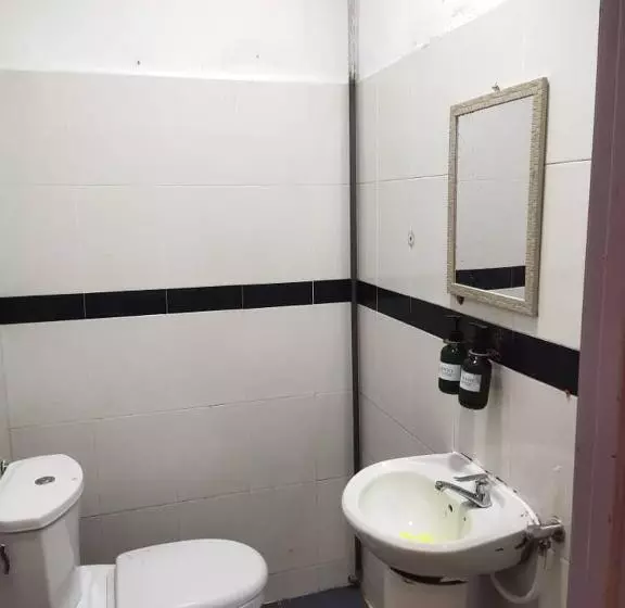 ユースホステル Bulat Cottage