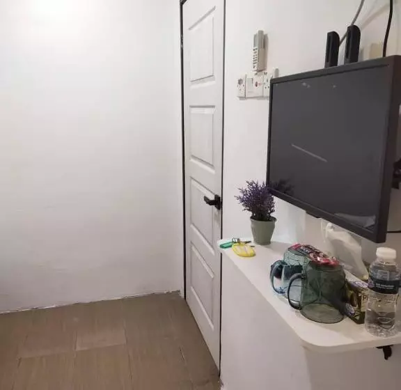 ユースホステル Bulat Cottage