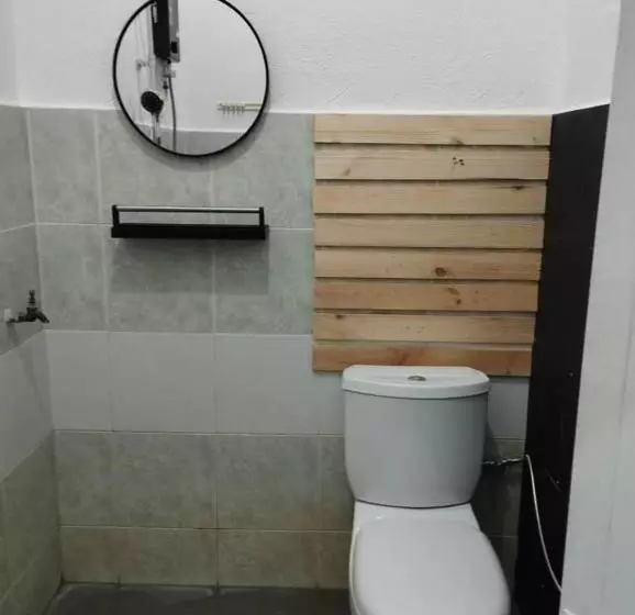 ユースホステル Bulat Cottage