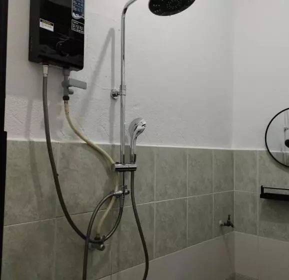 ユースホステル Bulat Cottage