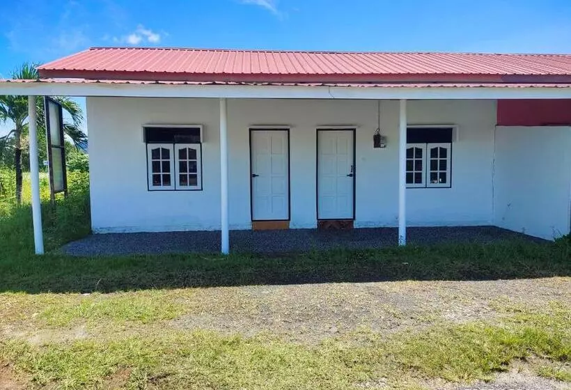 ユースホステル Bulat Cottage