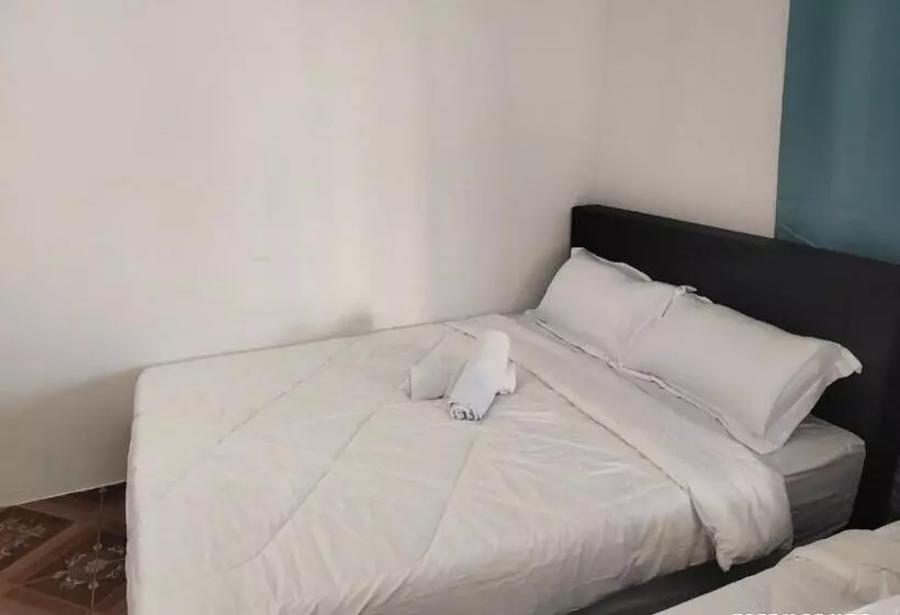 ユースホステル Bulat Cottage