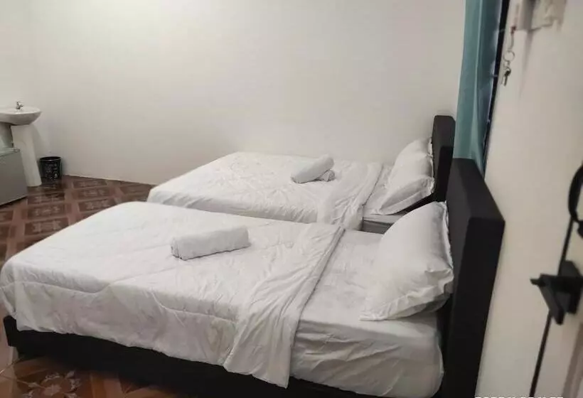 ユースホステル Bulat Cottage