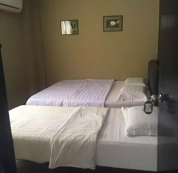 Aamiaismajoitus (B&B) Tabin Lodge Budget Stay