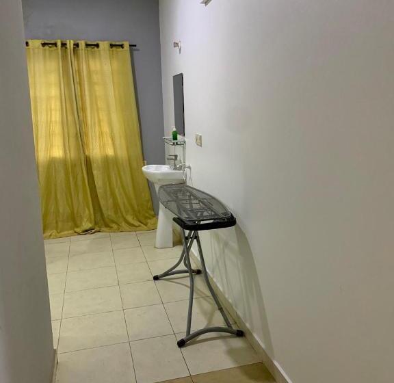 Bed and Breakfast Van Der Salle   Daisy S Garden