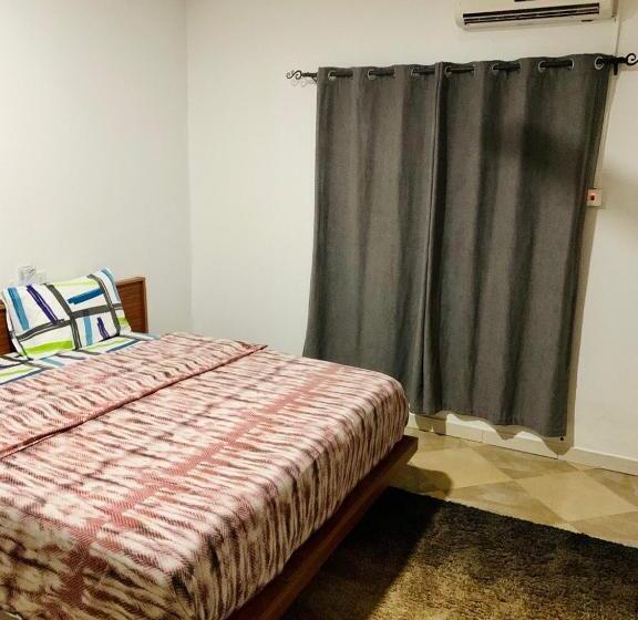 Bed and Breakfast Van Der Salle   Daisy S Garden