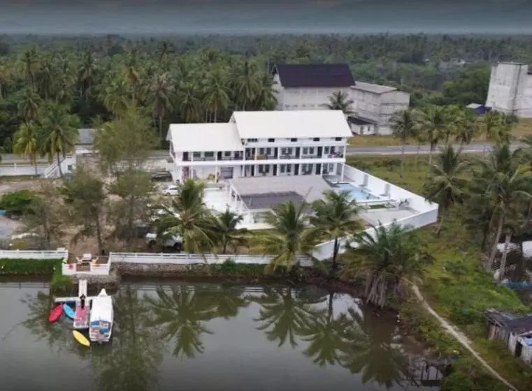 Hotelli Fikri Wetland Guesthouse & Resort