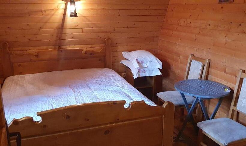 בית מלון כפרי Pensiunea Veselia