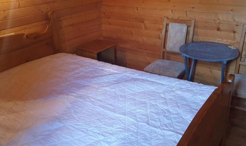 בית מלון כפרי Pensiunea Veselia