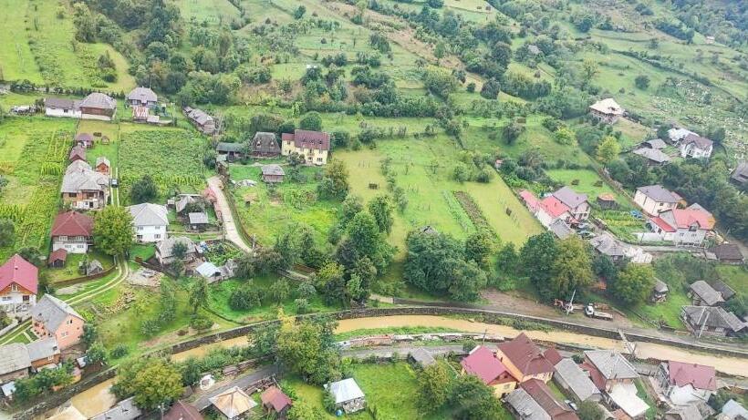 בית מלון כפרי Pensiunea Veselia