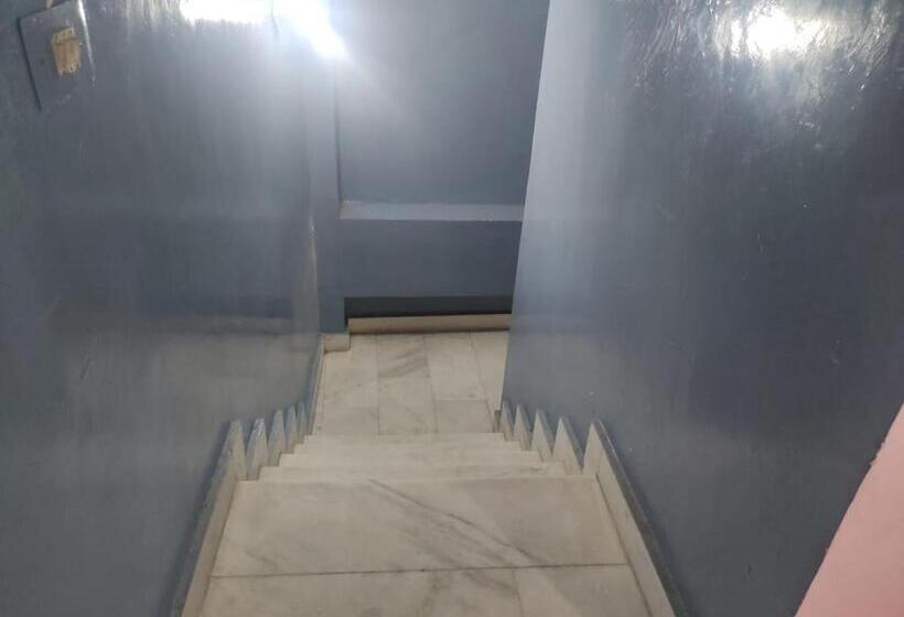 ホテル Shubam Banquet & Restaurant By Wb Inn