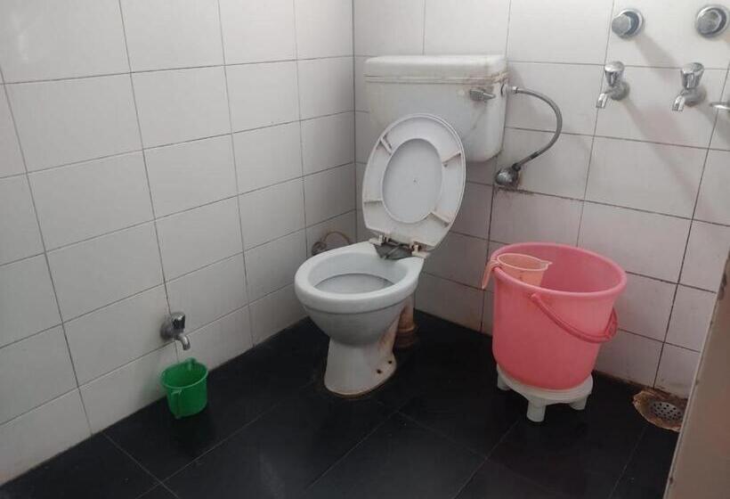 ホテル Shubam Banquet & Restaurant By Wb Inn