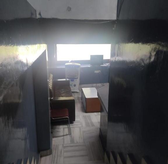 ホテル Shubam Banquet & Restaurant By Wb Inn