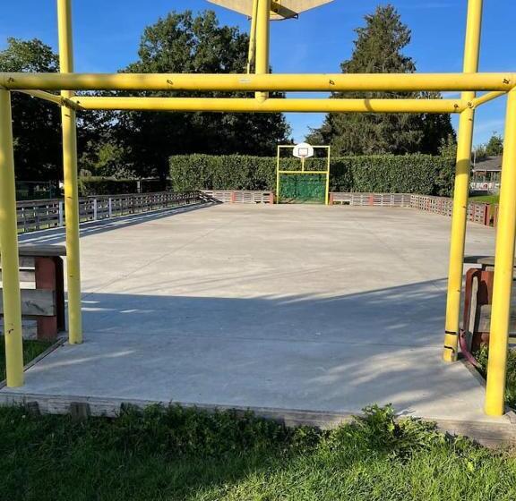 پانسیون Chalet Charmant Monika Avec Piscine