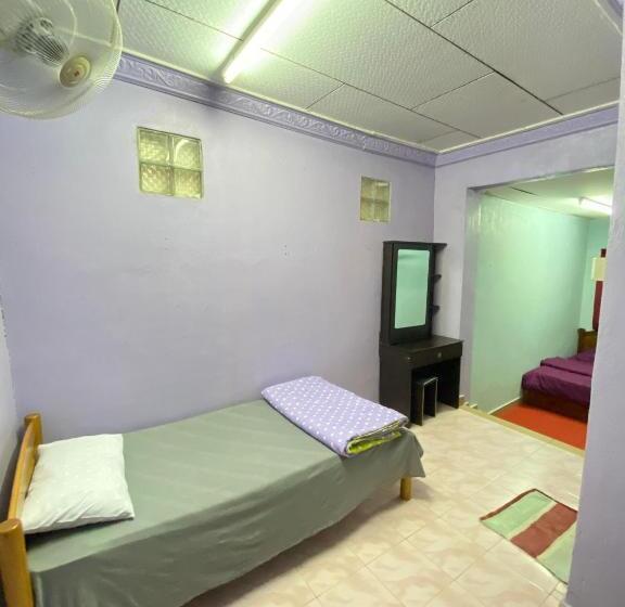 ペンション Teratak Tiga Homestay Padang Besar