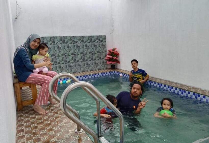 بنسيون Waldan Homestay Pantai Seberang Takir Unit A