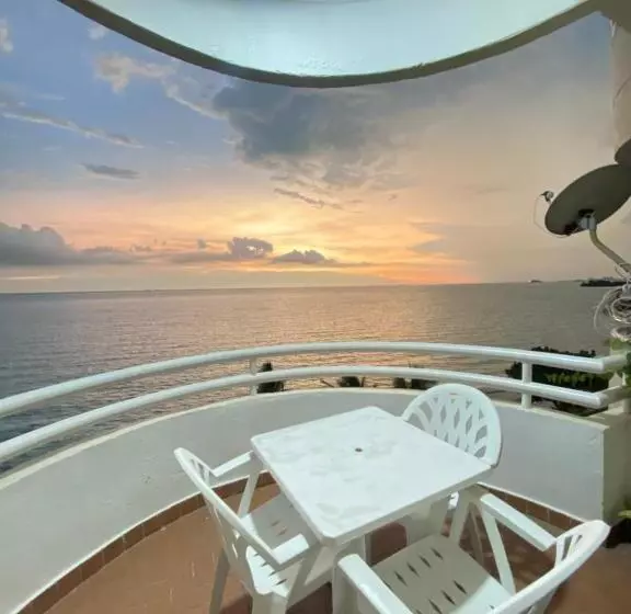 リゾートホテル The Regency Tanjung Tuan Private Unit Homestay Seaview