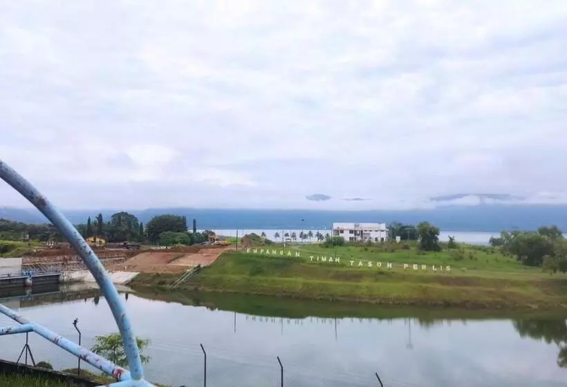 Terinai Tasoh Lake View Resort