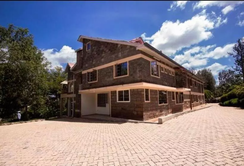 تختخواب و صبحانه Riverfront Gardens